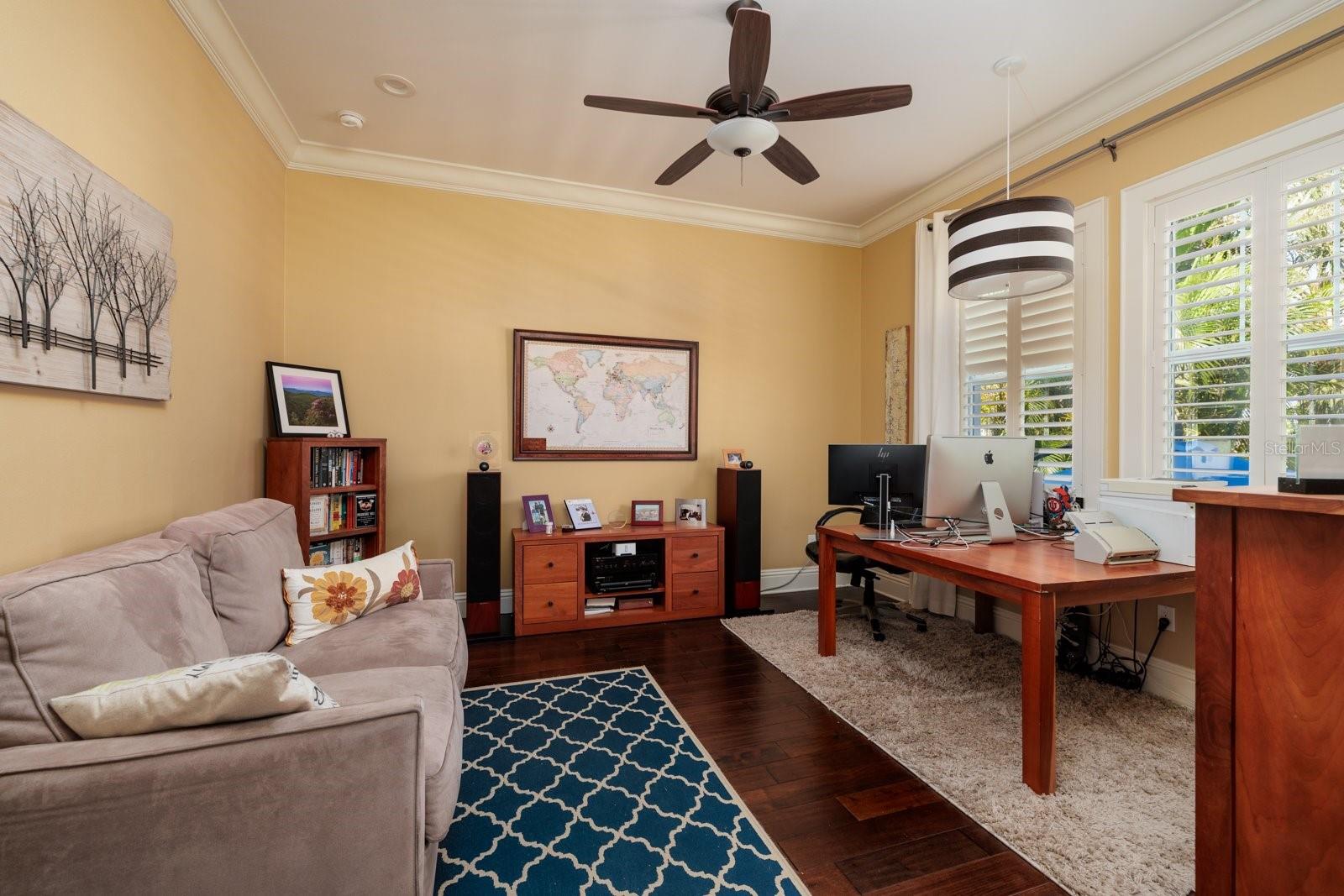 852 CORDOVA BLVD NE, ST PETERSBURG, FL, 33704