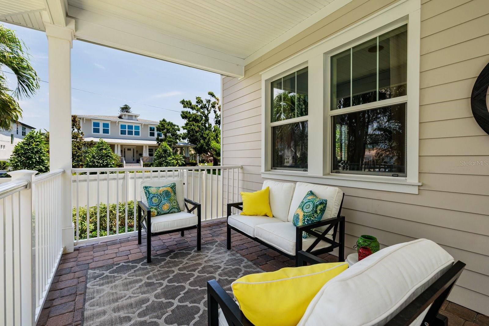 852 CORDOVA BLVD NE, ST PETERSBURG, FL, 33704