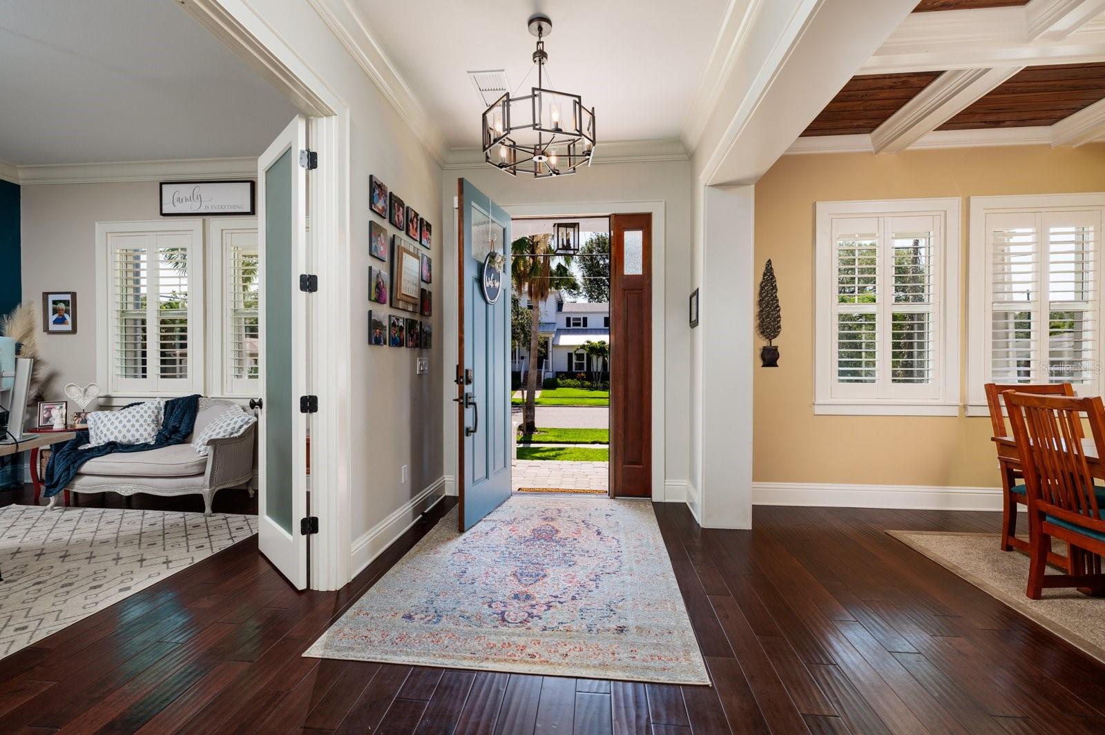 852 CORDOVA BLVD NE, ST PETERSBURG, FL, 33704