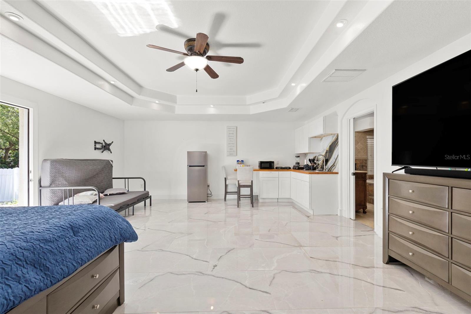 8019 N GOMEZ AVE, TAMPA, FL, 33614