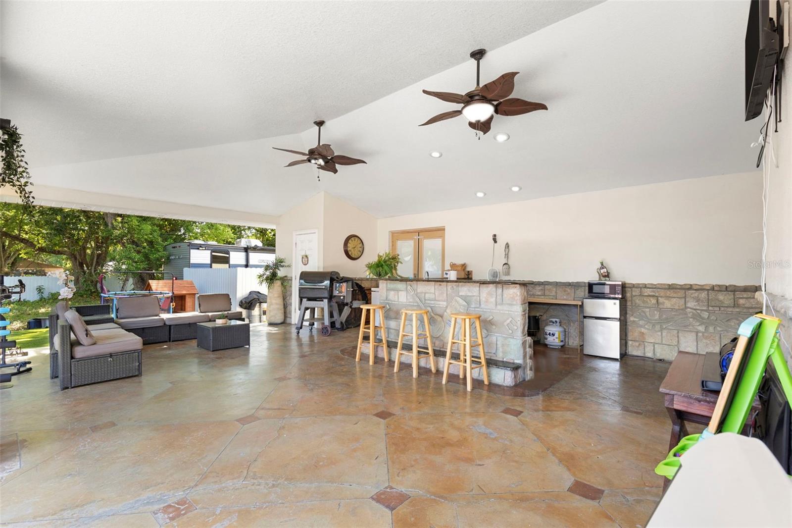 8019 N GOMEZ AVE, TAMPA, FL, 33614