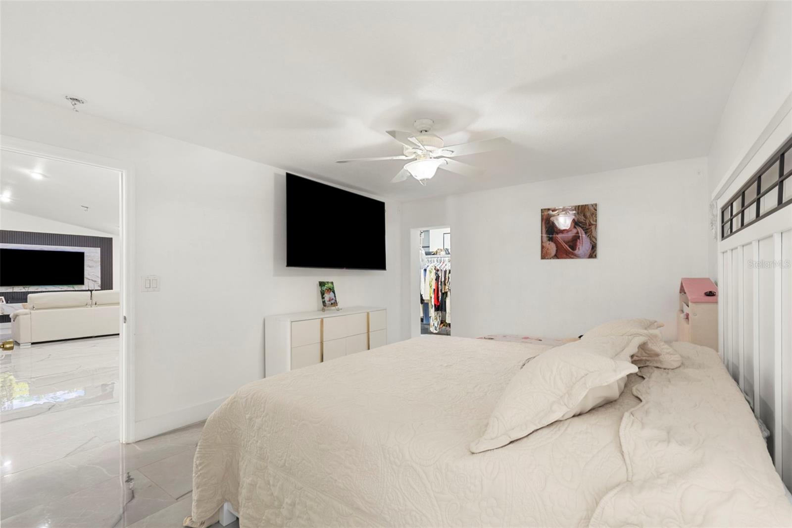 8019 N GOMEZ AVE, TAMPA, FL, 33614