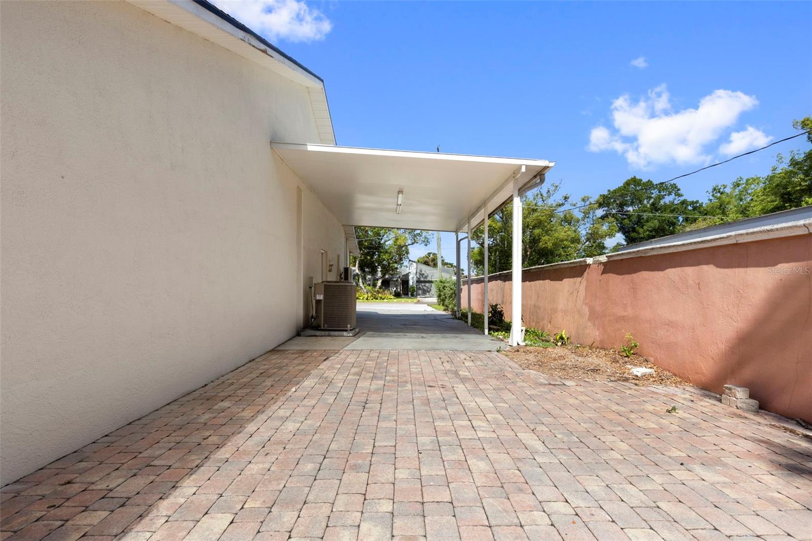 8019 N GOMEZ AVE, TAMPA, FL, 33614