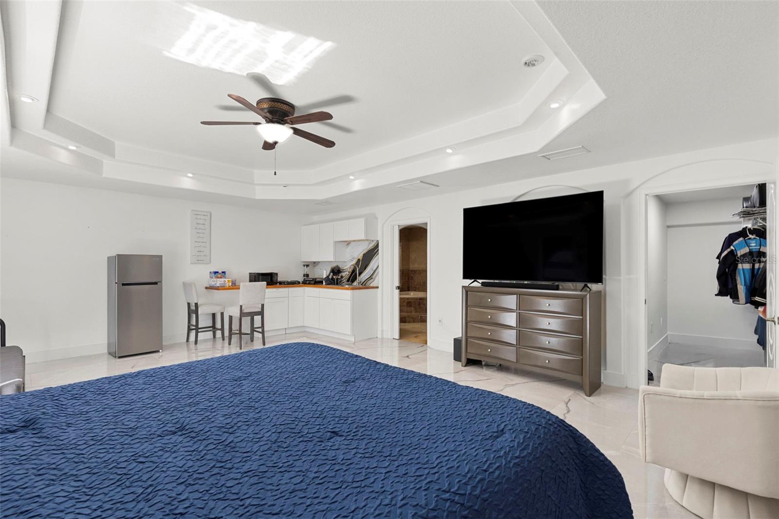 8019 N GOMEZ AVE, TAMPA, FL, 33614