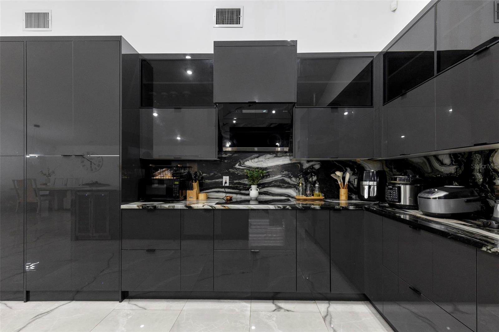 8019 N GOMEZ AVE, TAMPA, FL, 33614