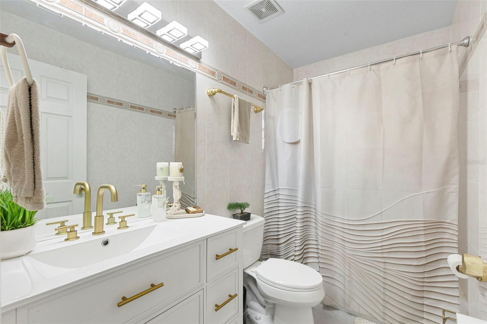 8019 N GOMEZ AVE, TAMPA, FL, 33614