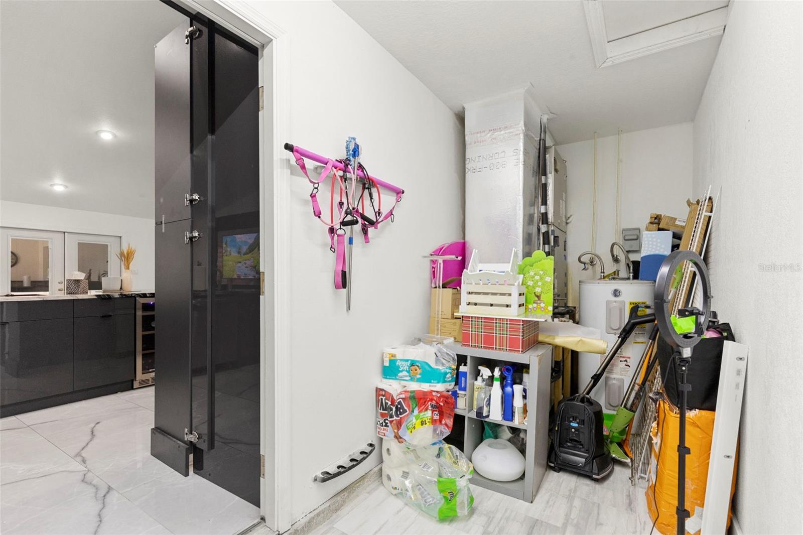 8019 N GOMEZ AVE, TAMPA, FL, 33614