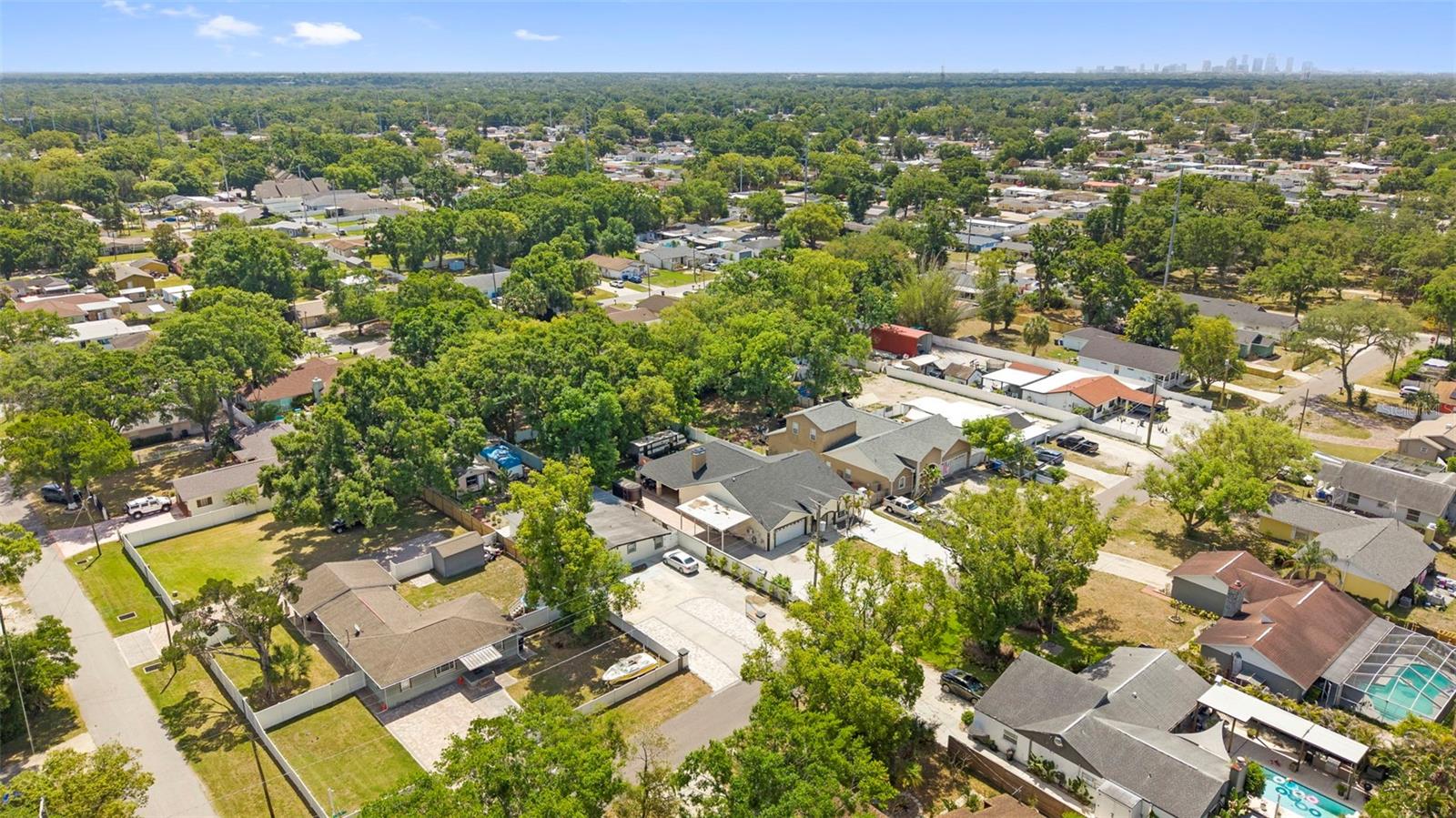 8019 N GOMEZ AVE, TAMPA, FL, 33614