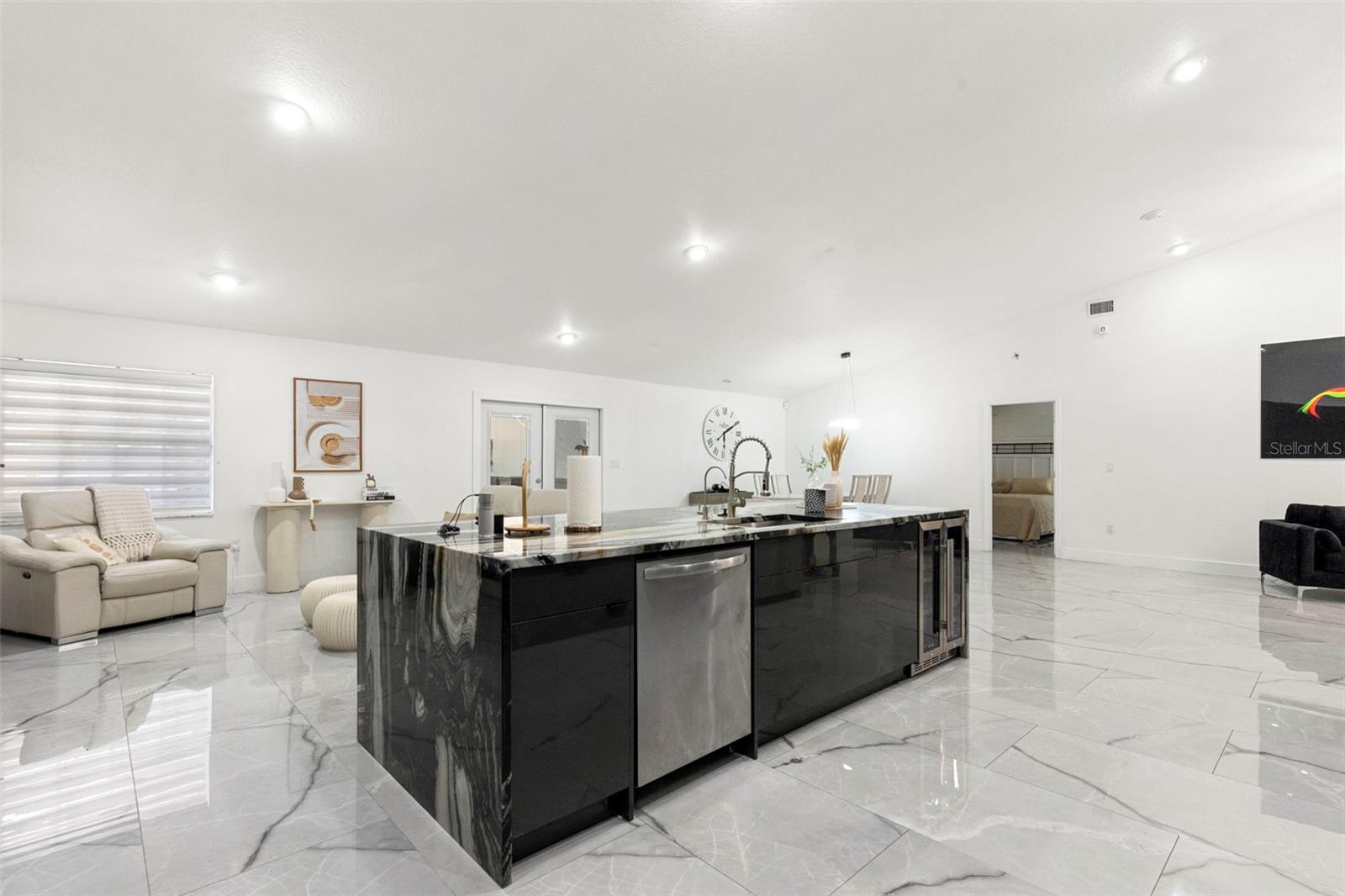 8019 N GOMEZ AVE, TAMPA, FL, 33614