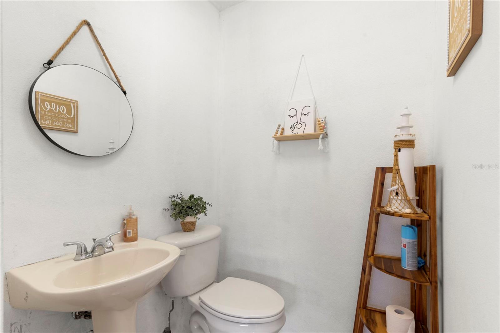 8019 N GOMEZ AVE, TAMPA, FL, 33614