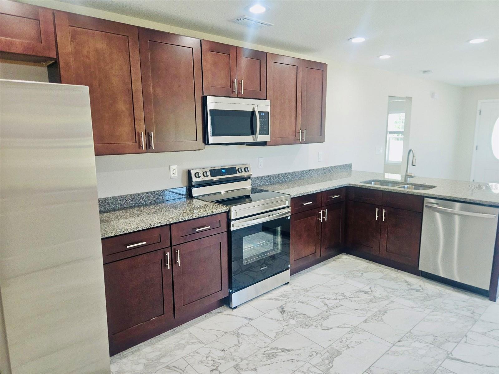 334 MOUNTAIN DR, BABSON PARK, FL, 33827