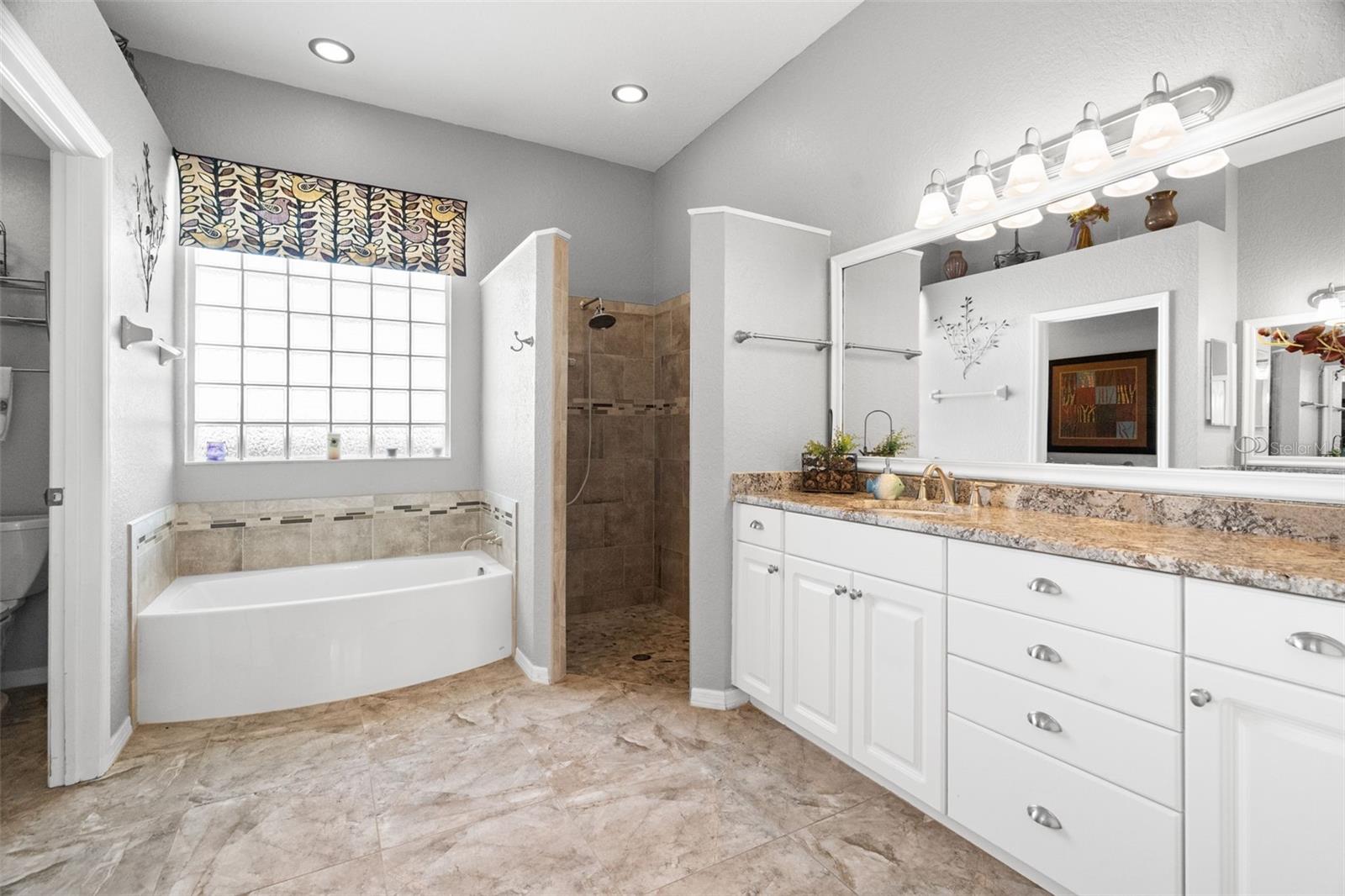 1134 SIGNATURE DR, SUN CITY CENTER, FL, 33573