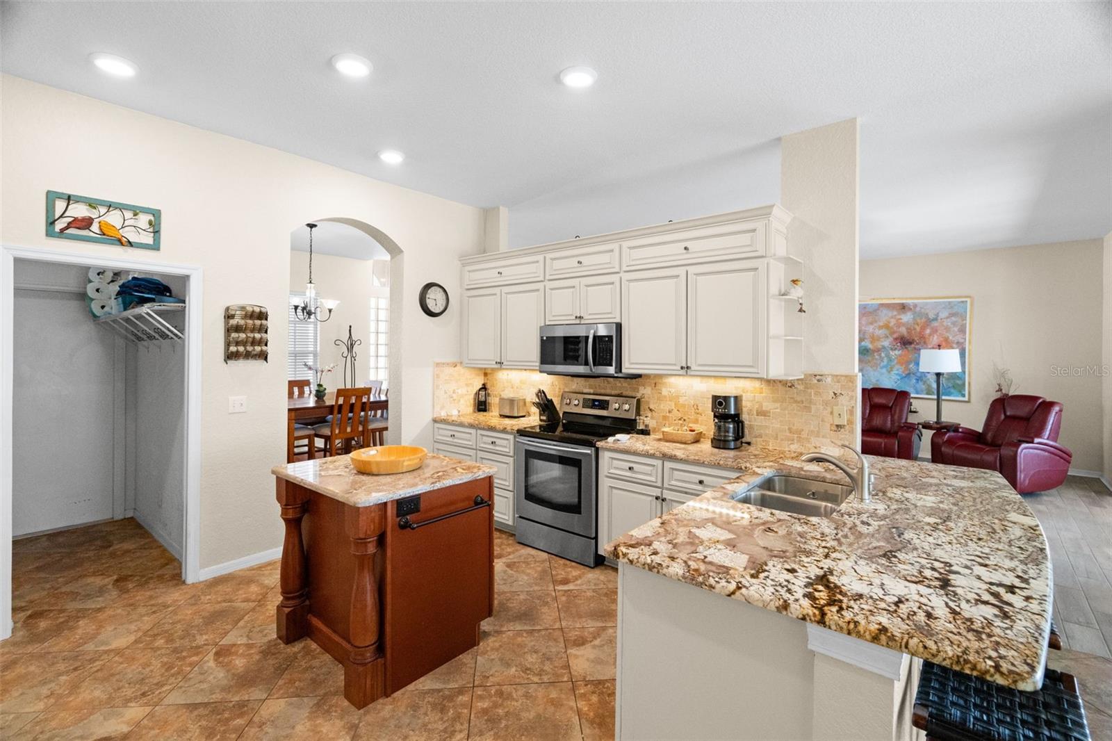 1134 SIGNATURE DR, SUN CITY CENTER, FL, 33573