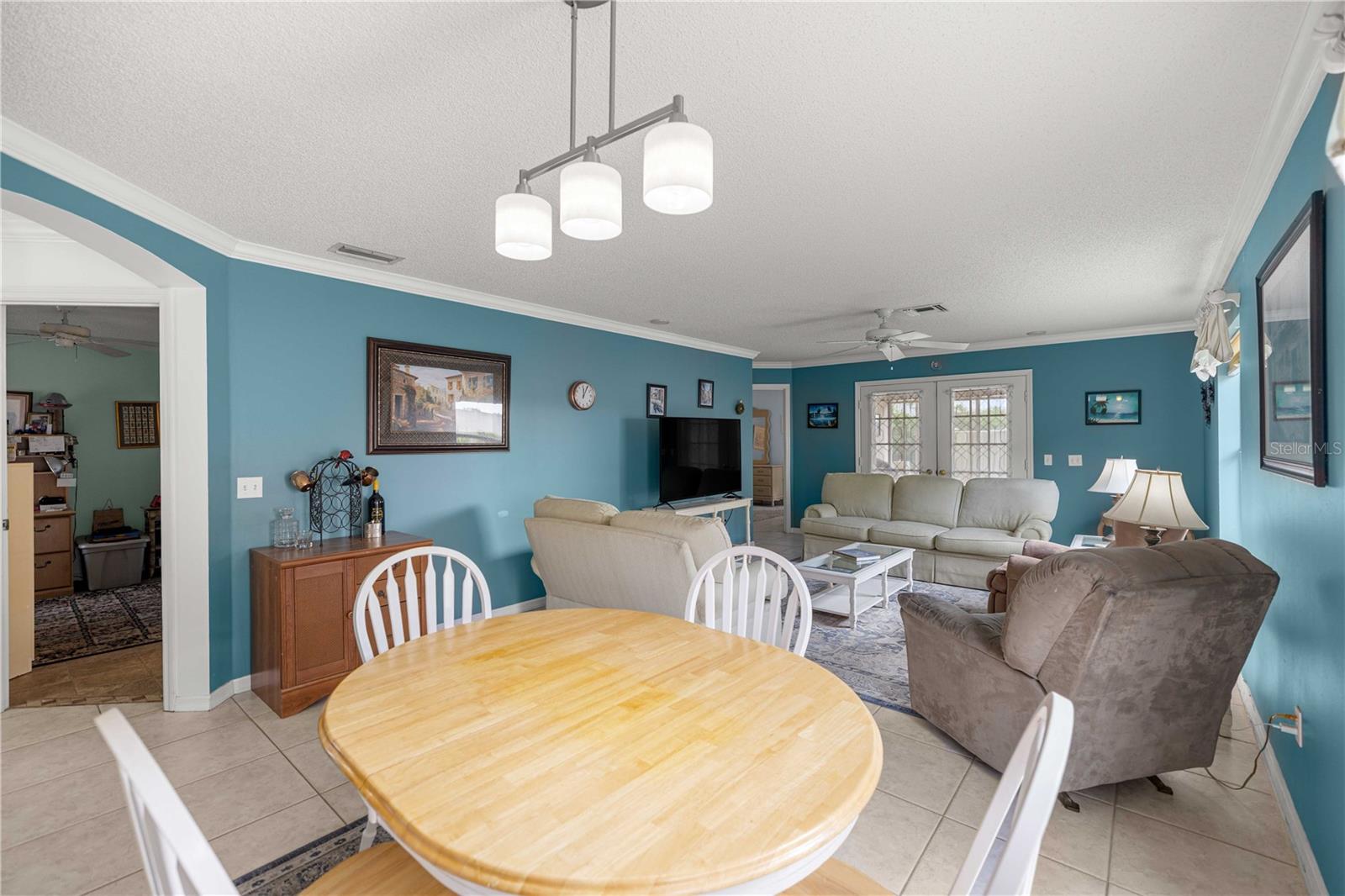 511 ALAMEDA AVE, LADY LAKE, FL, 32159