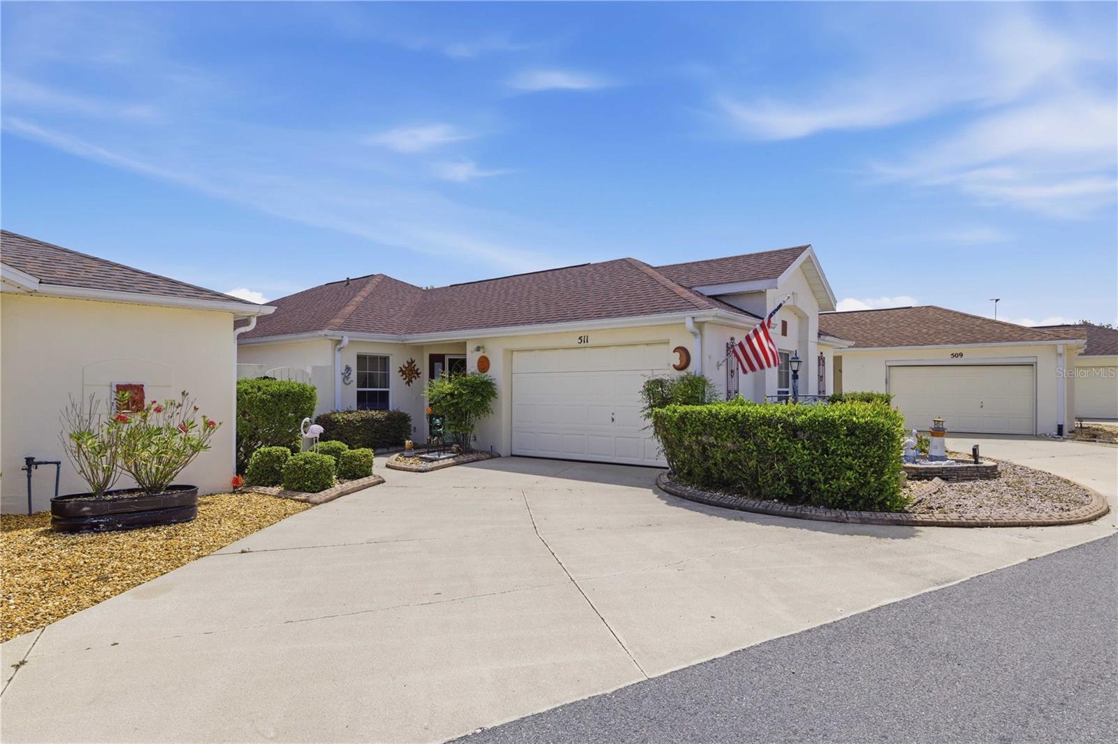 511 ALAMEDA AVE, LADY LAKE, FL, 32159