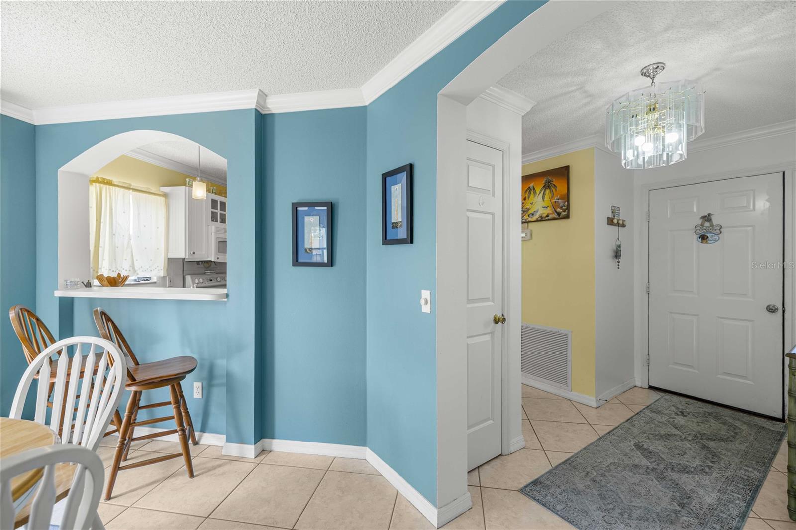 511 ALAMEDA AVE, LADY LAKE, FL, 32159