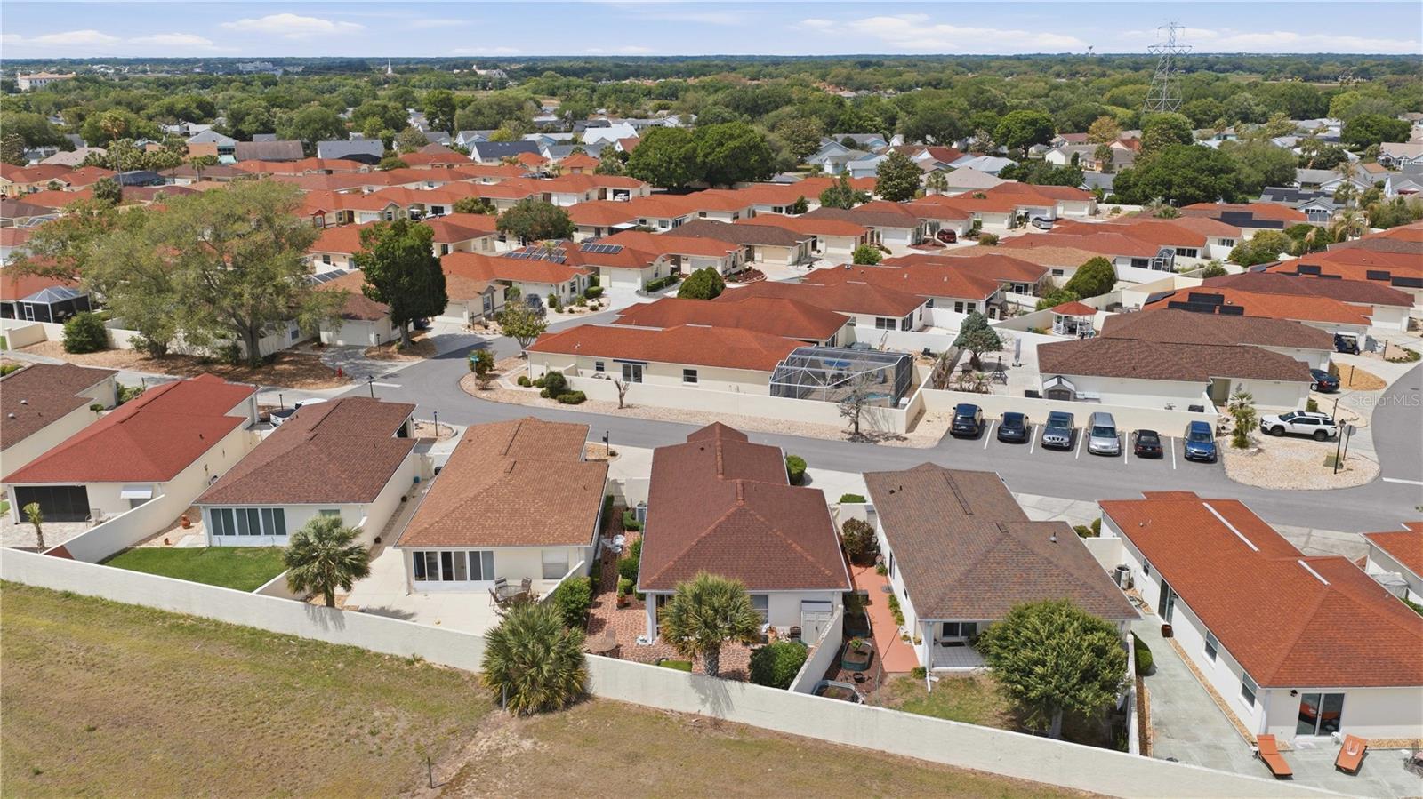 511 ALAMEDA AVE, LADY LAKE, FL, 32159