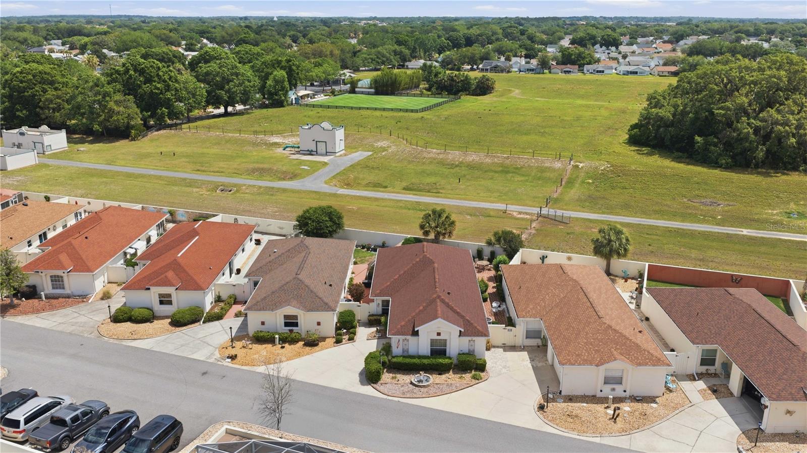 511 ALAMEDA AVE, LADY LAKE, FL, 32159