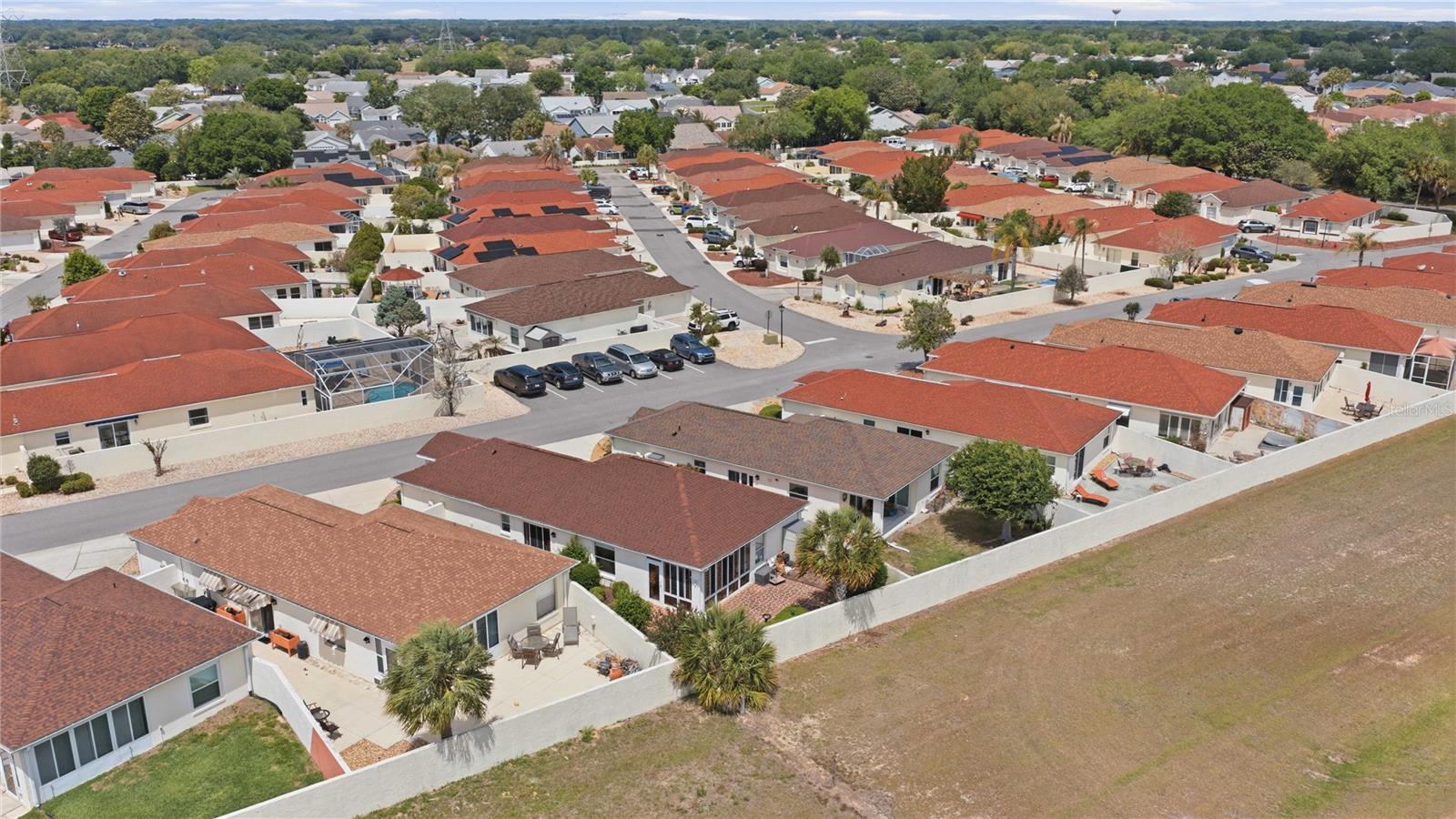 511 ALAMEDA AVE, LADY LAKE, FL, 32159