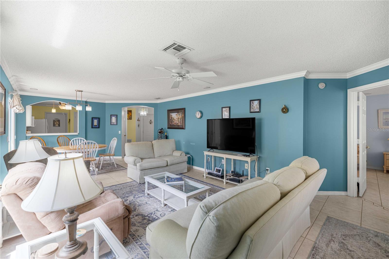 511 ALAMEDA AVE, LADY LAKE, FL, 32159