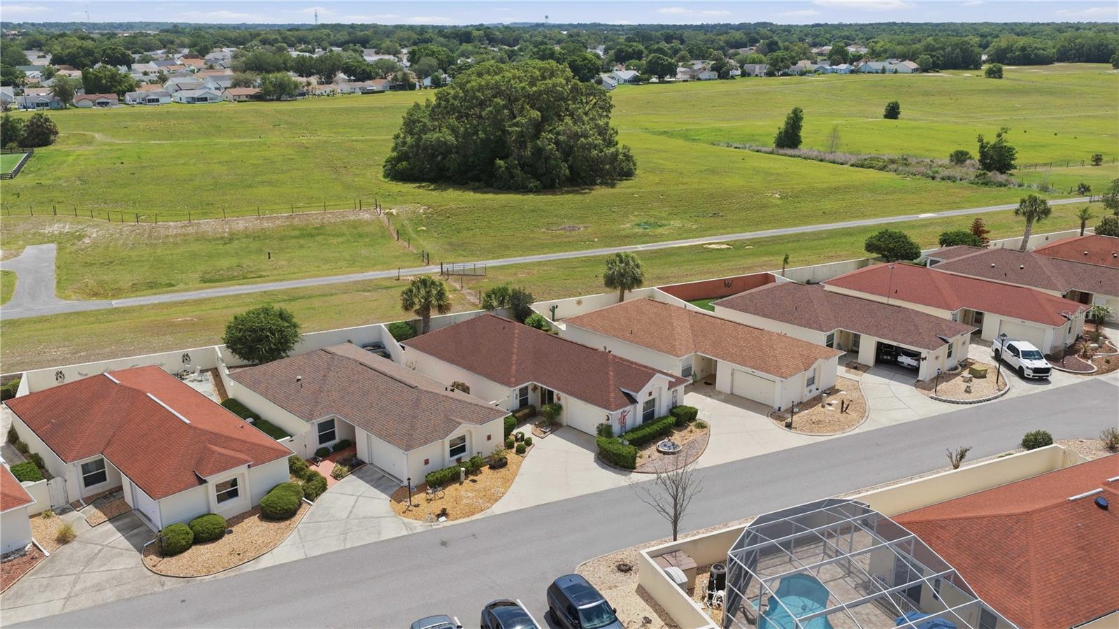 511 ALAMEDA AVE, LADY LAKE, FL, 32159