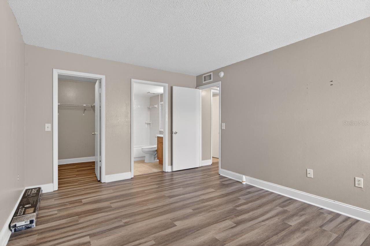 14319 HANGING MOSS CIR #102, TAMPA, FL, 33613