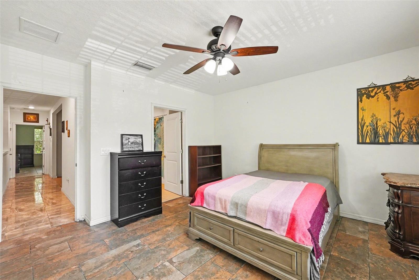 1112 HILLHURST DR, WESLEY CHAPEL, FL, 33543