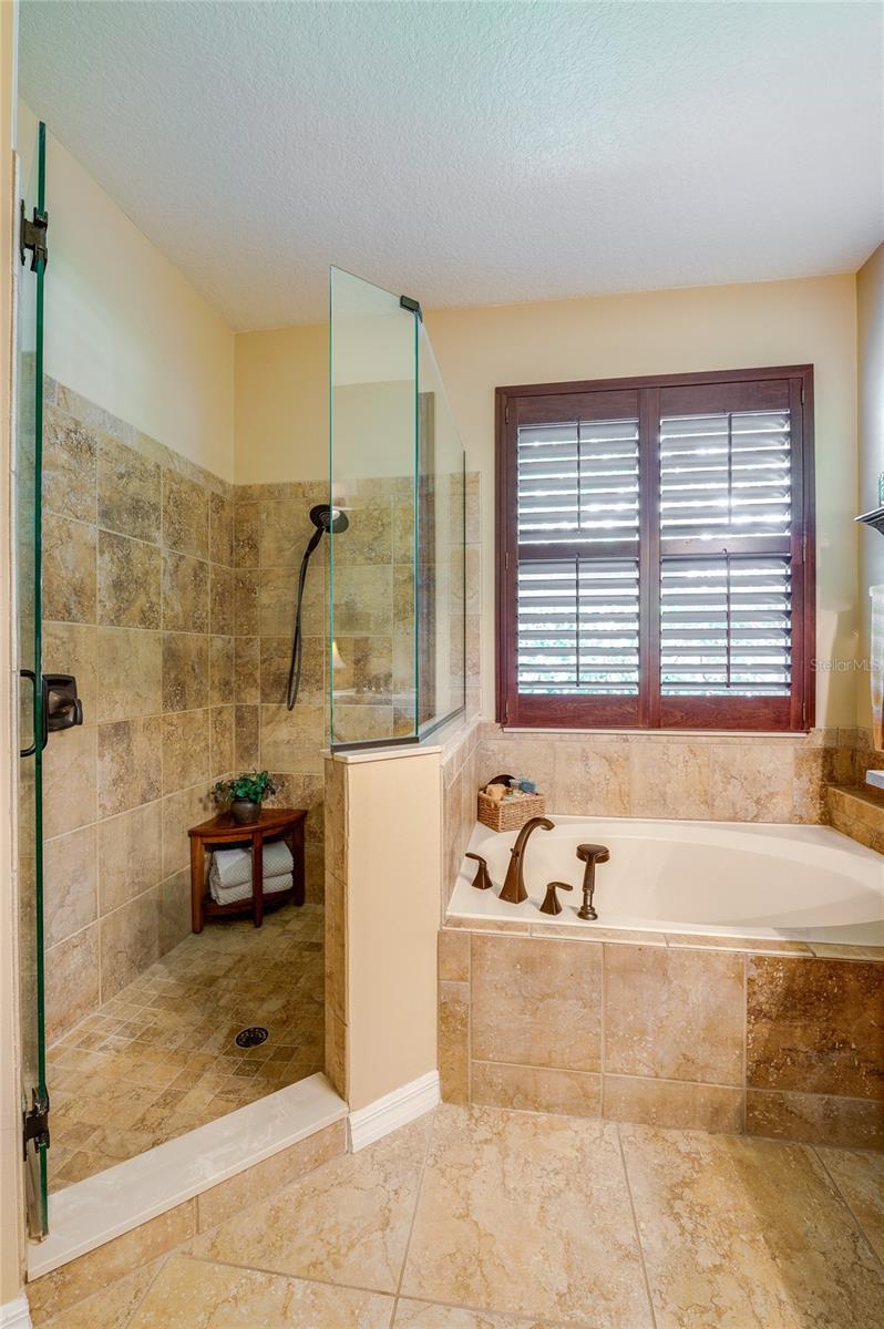135 ANCONA AVE, DEBARY, FL, 32713