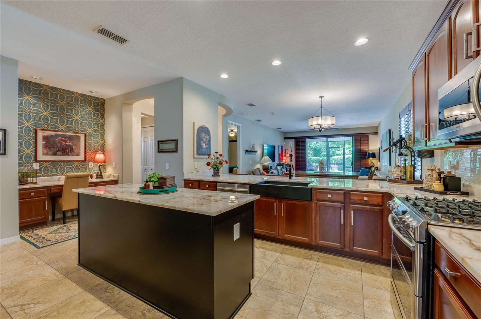 135 ANCONA AVE, DEBARY, FL, 32713