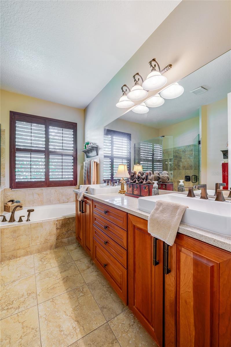 135 ANCONA AVE, DEBARY, FL, 32713
