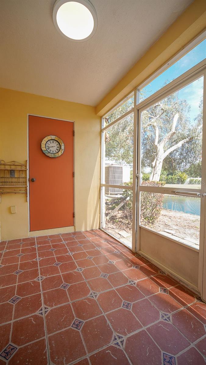 176 COQUINA BAY DR DR, ST PETERSBURG, FL, 33705