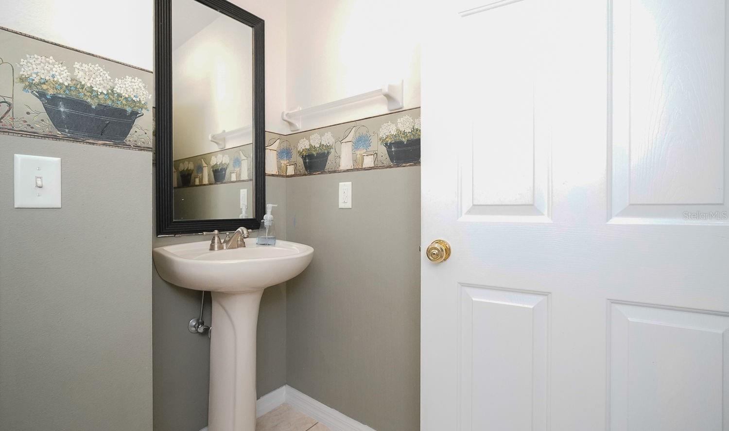 176 COQUINA BAY DR DR, ST PETERSBURG, FL, 33705