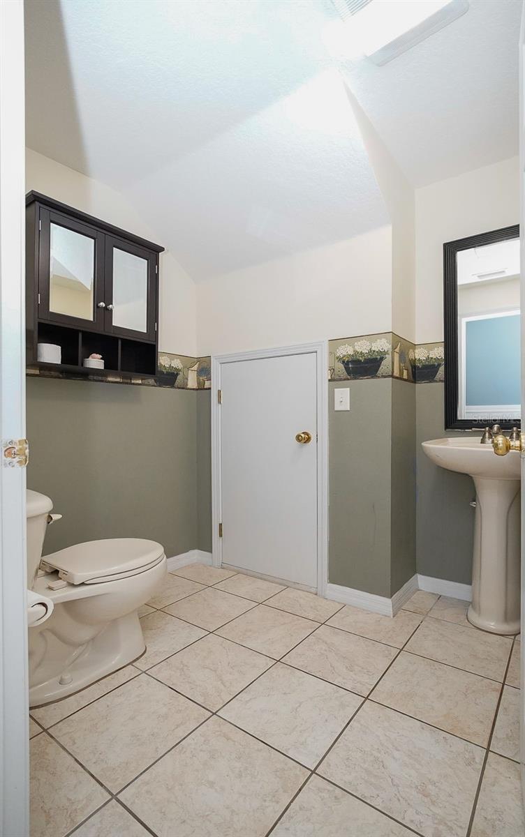 176 COQUINA BAY DR DR, ST PETERSBURG, FL, 33705