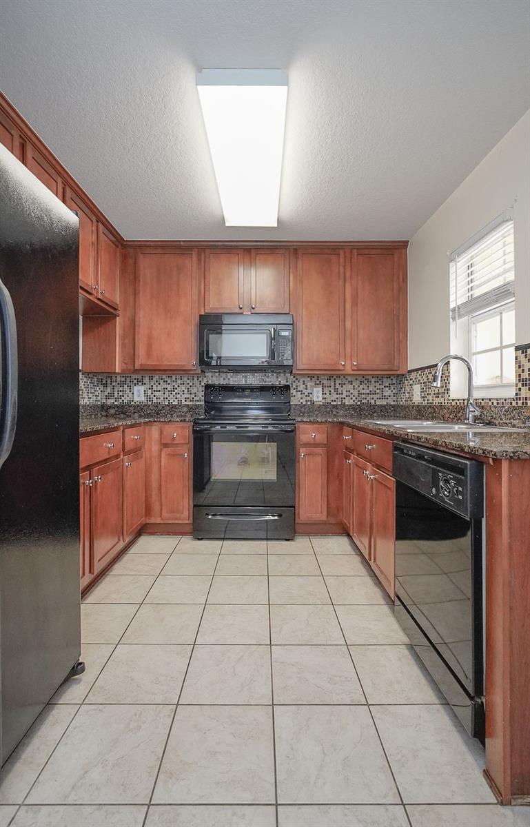 176 COQUINA BAY DR DR, ST PETERSBURG, FL, 33705