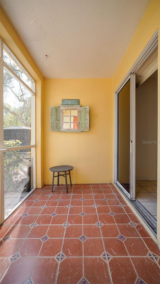 176 COQUINA BAY DR DR, ST PETERSBURG, FL, 33705