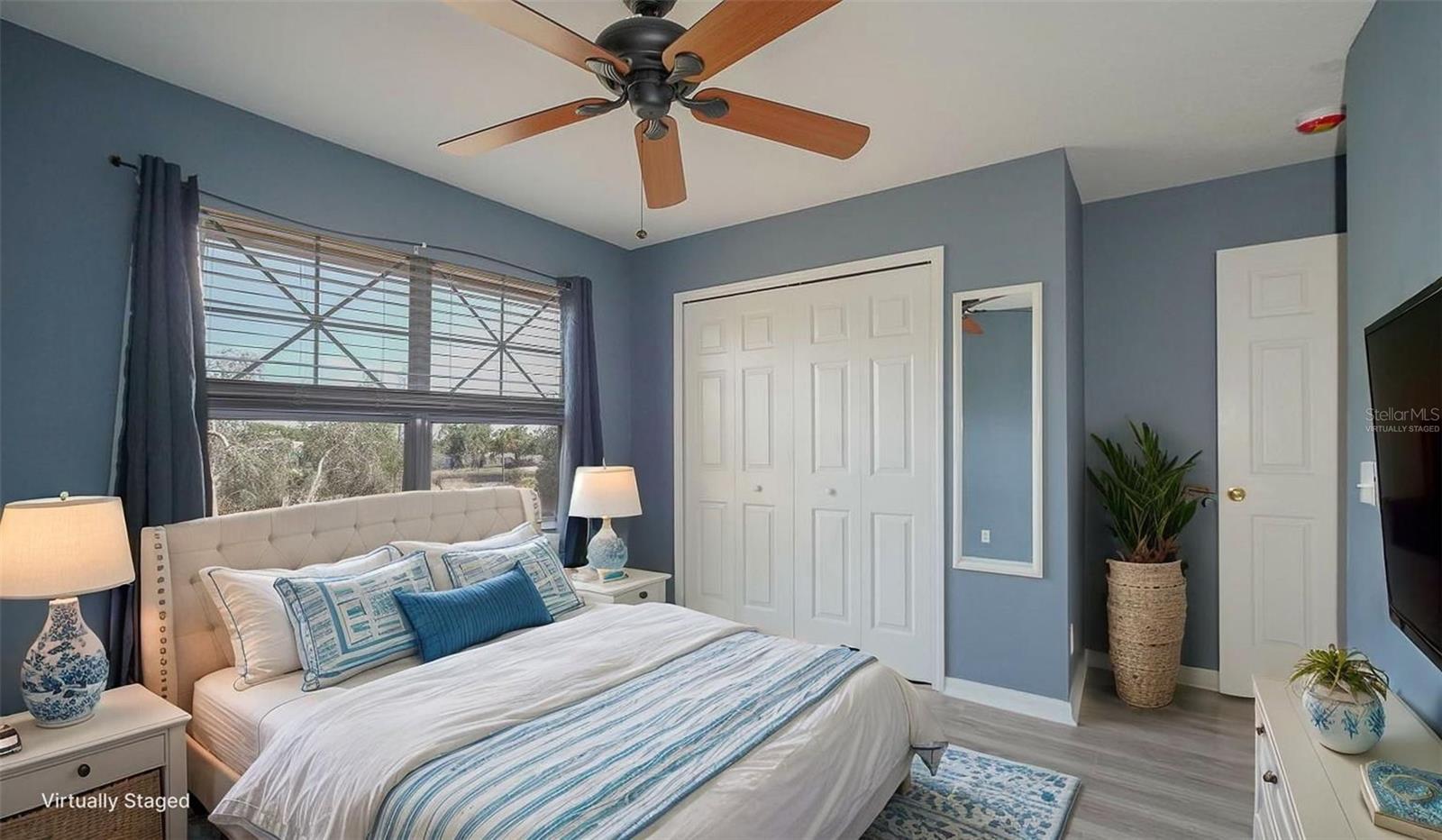 176 COQUINA BAY DR DR, ST PETERSBURG, FL, 33705