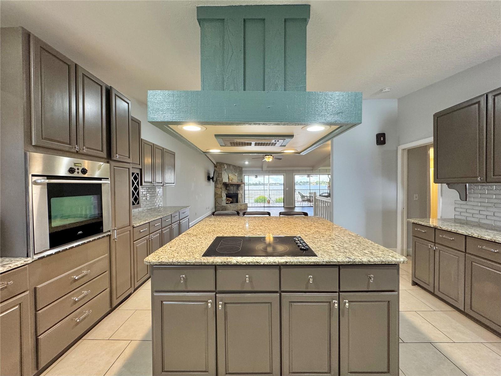 2410 HARTRIDGE POINT DR W, WINTER HAVEN, FL, 33881