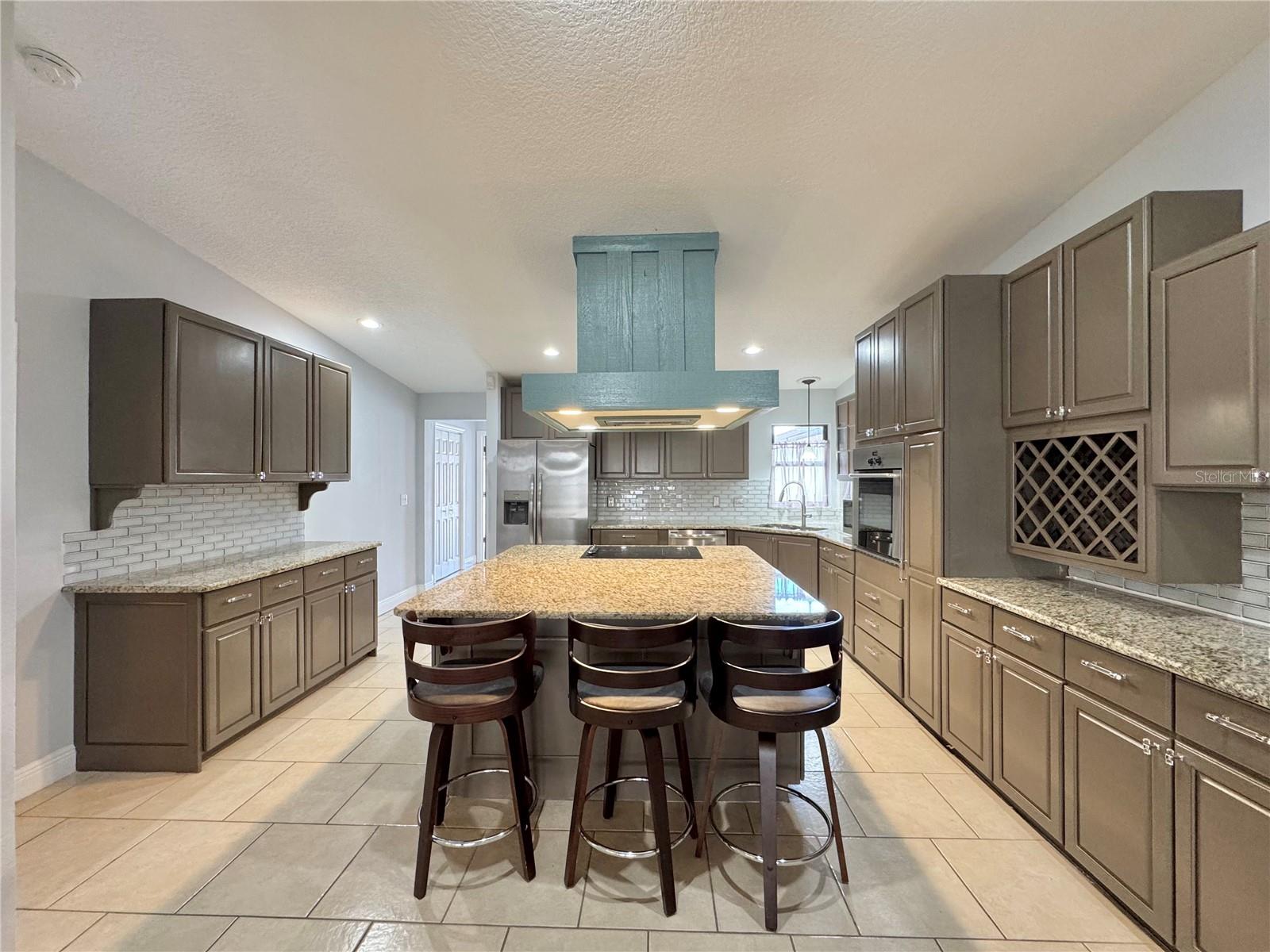 2410 HARTRIDGE POINT DR W, WINTER HAVEN, FL, 33881