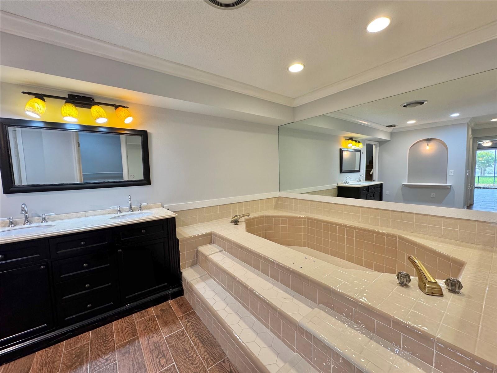 2410 HARTRIDGE POINT DR W, WINTER HAVEN, FL, 33881