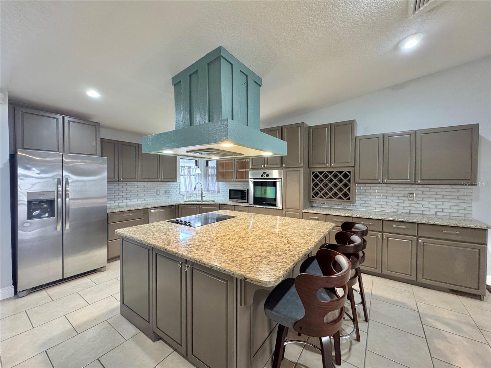 2410 HARTRIDGE POINT DR W, WINTER HAVEN, FL, 33881