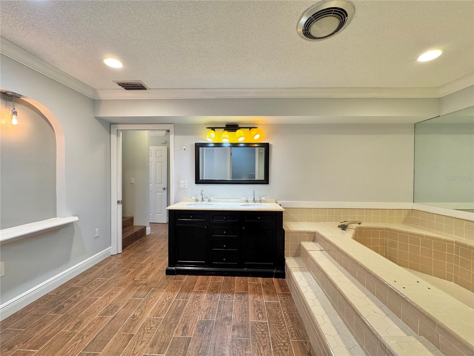 2410 HARTRIDGE POINT DR W, WINTER HAVEN, FL, 33881