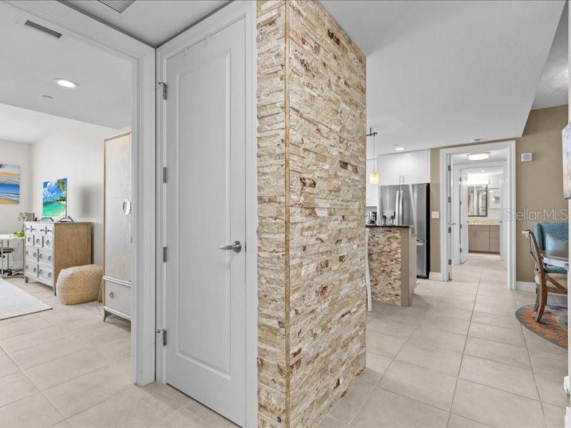 331 CLEVELAND ST #1702, CLEARWATER, FL, 33755