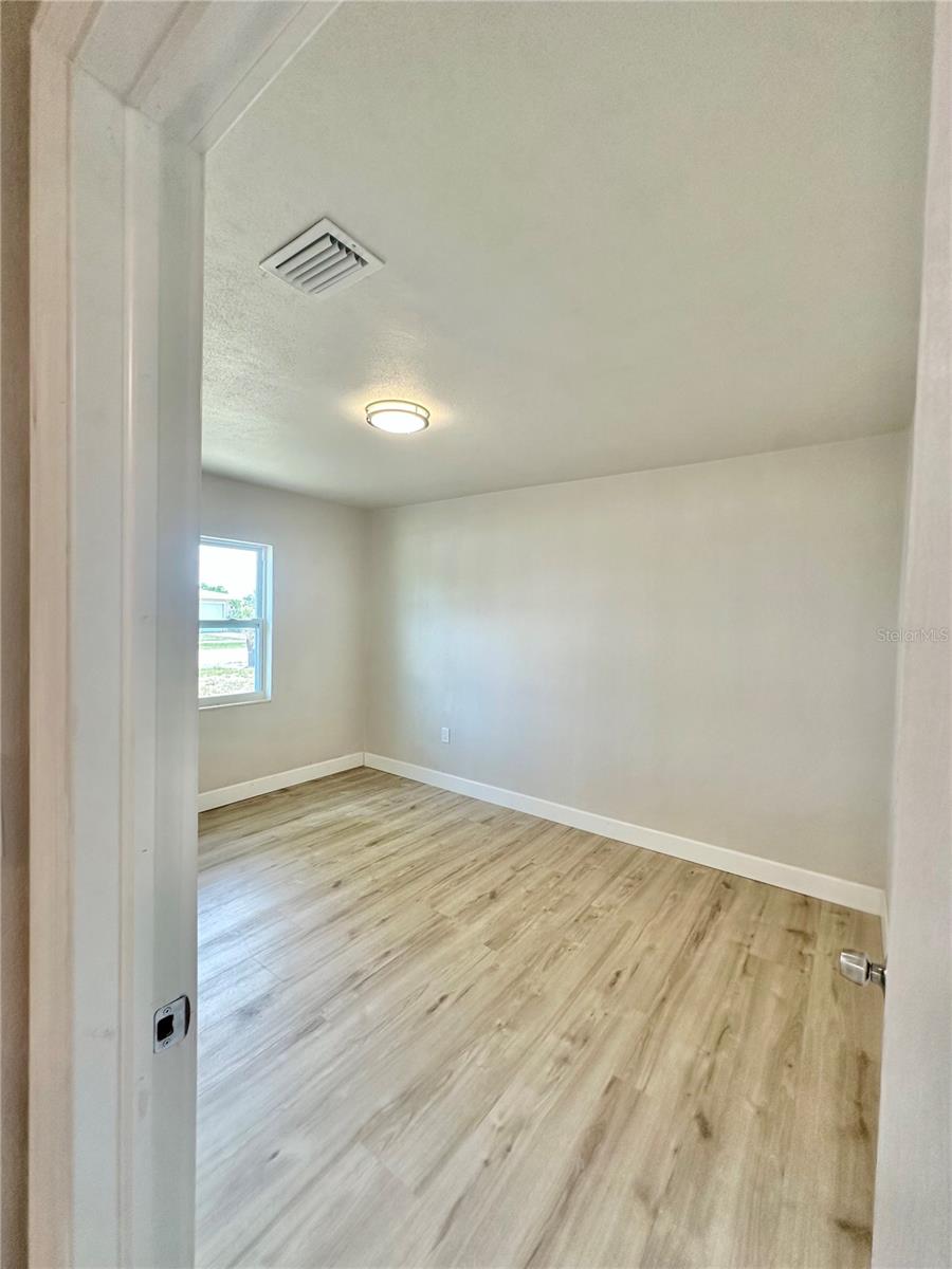 400 DALTON BLVD, PORT CHARLOTTE, FL, 33952