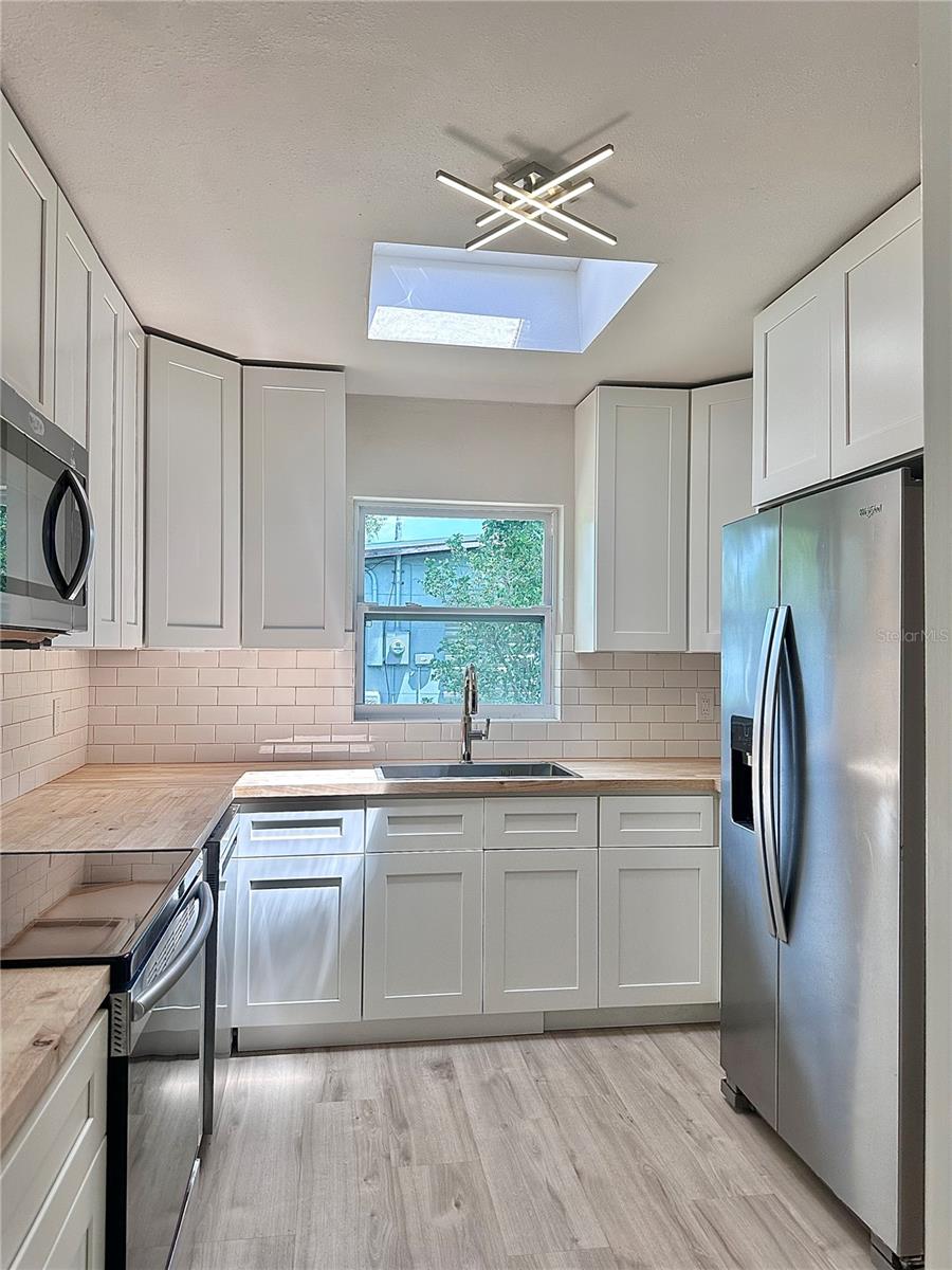 400 DALTON BLVD, PORT CHARLOTTE, FL, 33952