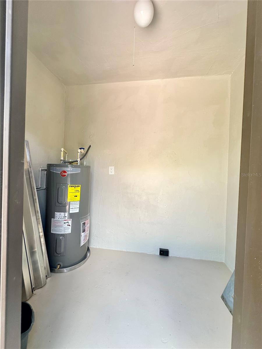 400 DALTON BLVD, PORT CHARLOTTE, FL, 33952