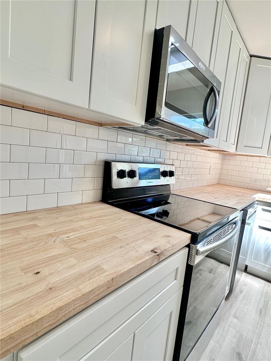 400 DALTON BLVD, PORT CHARLOTTE, FL, 33952