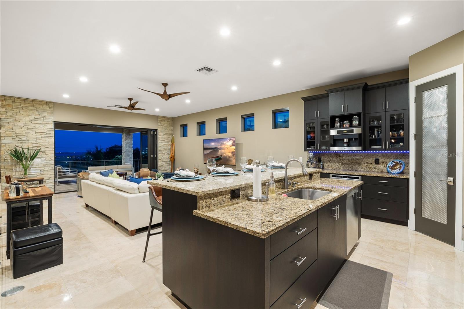 706 S DAVIS BLVD, TAMPA, FL, 33606