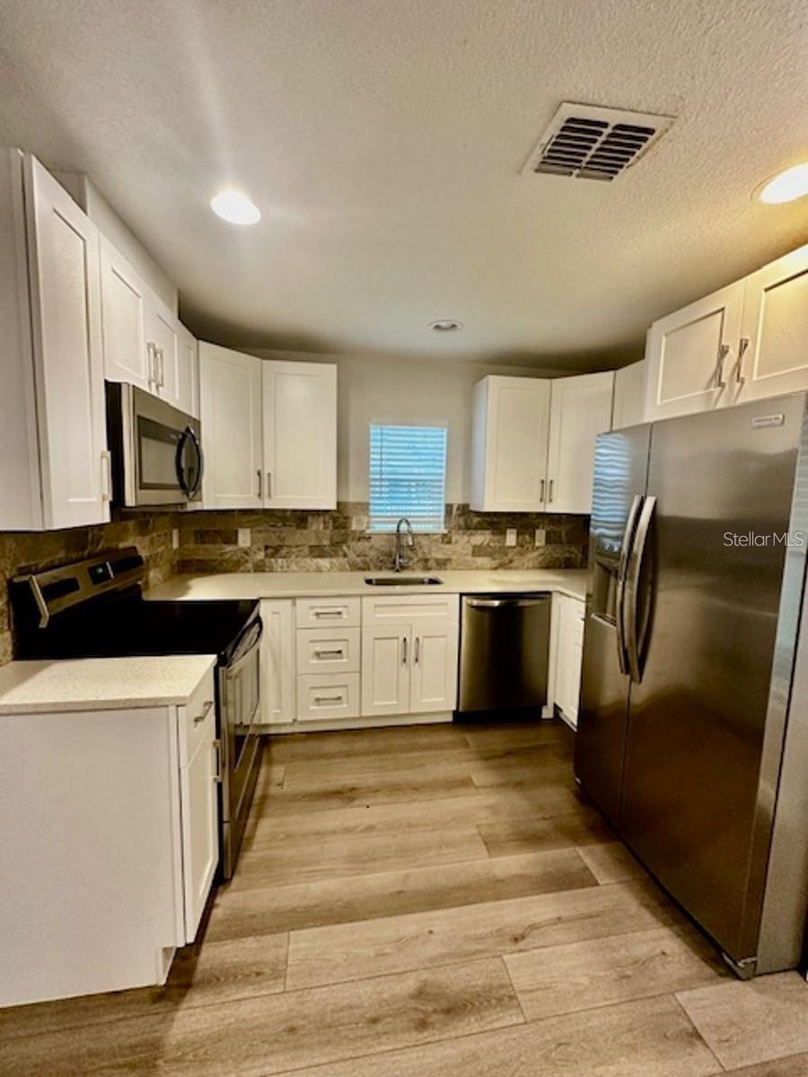 1415 S ADELLE AVE #B, DELAND, FL, 32720