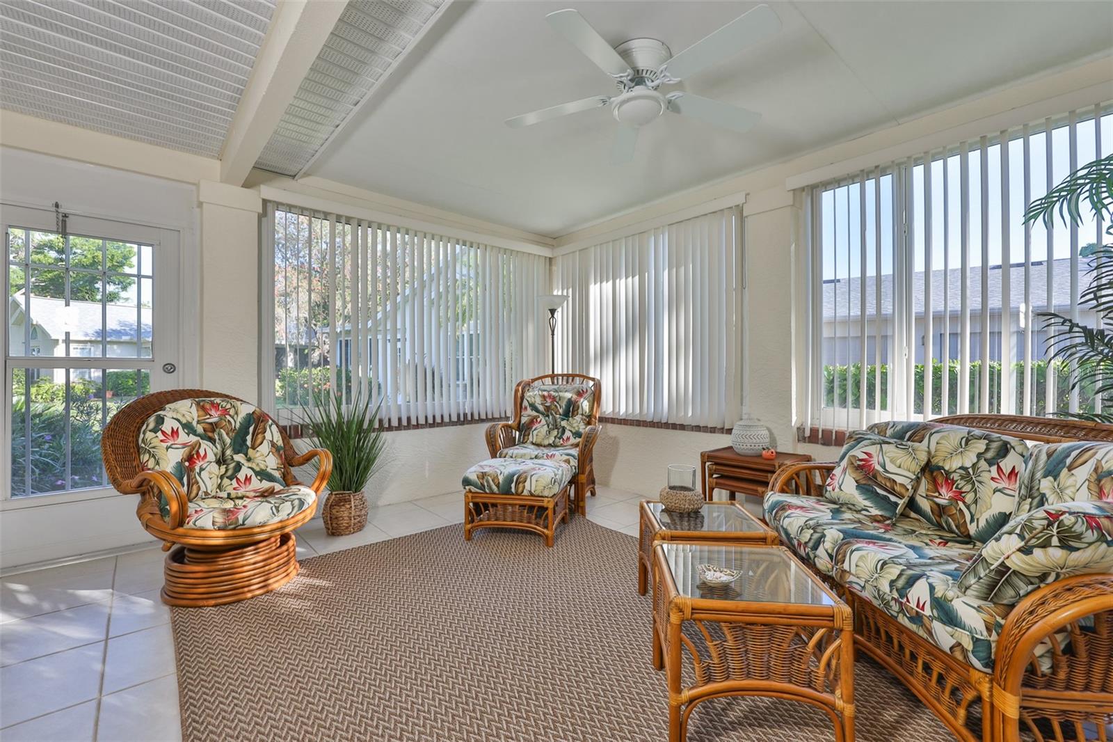 1115 GOLFVIEW WOODS DR, SUN CITY CENTER, FL, 33573