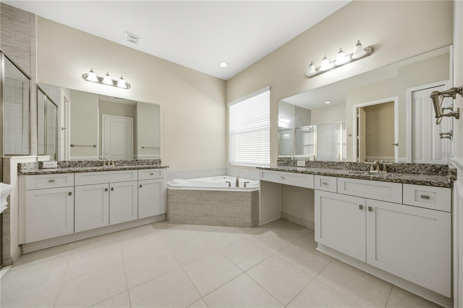 31490 CHESAPEAKE BAY DR, WESLEY CHAPEL, FL, 33543